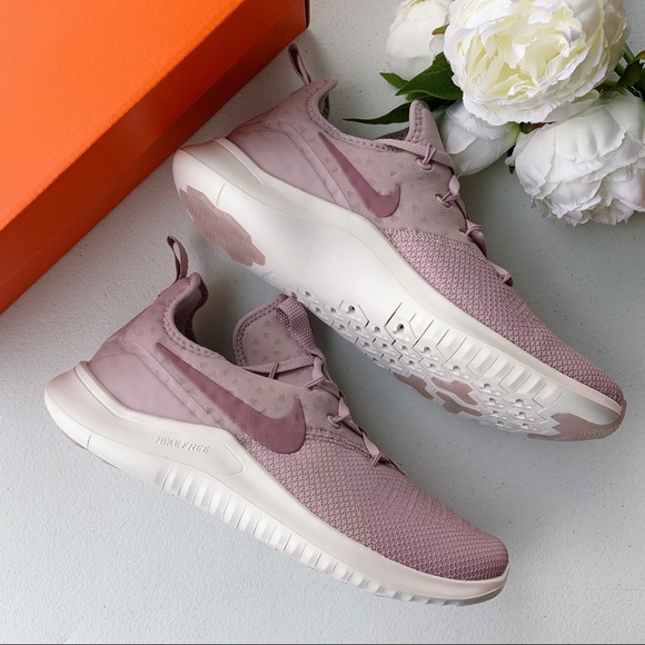 nike free tr 8 beige